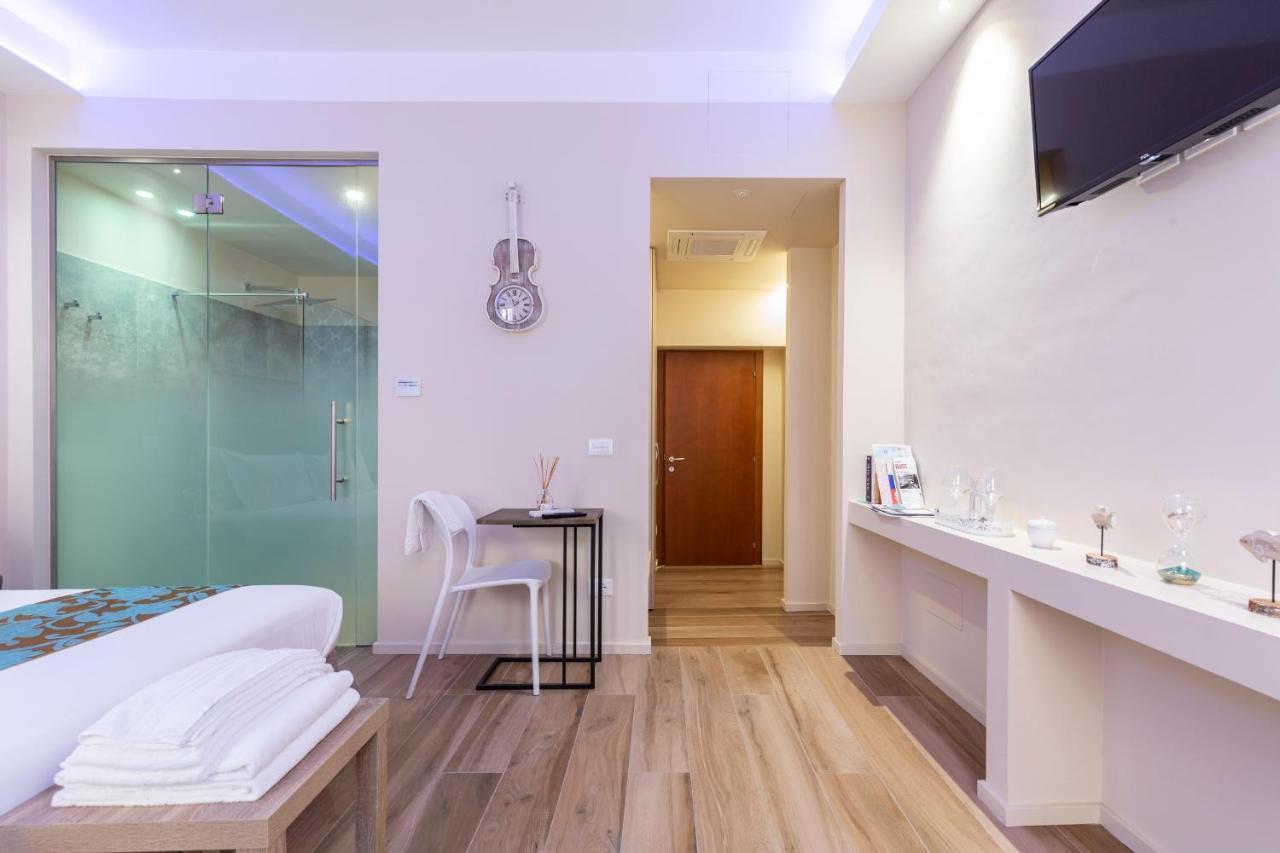 La Romantica Camere E Wellness Senigallia Bagian luar foto